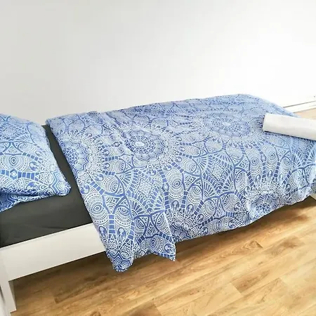 Large Flat With Separate For 3 To 8 Guests * 蔡茨
